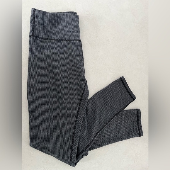 Kyodan/ High waisted leggings/ Herringbone pattern/ Black & white/ Size US S - Picture 5 of 11